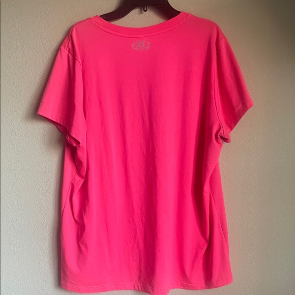 Under Armour Women's Bright Pink V-Neck Tee xl dri fit - Picture 2 of 2
